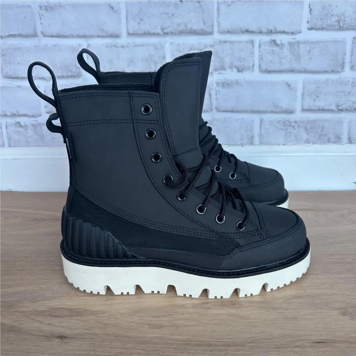 Converse Chuck 70 Rugged Waterproof Boot Sz 7.5 Men`s Shoes Black A14190C