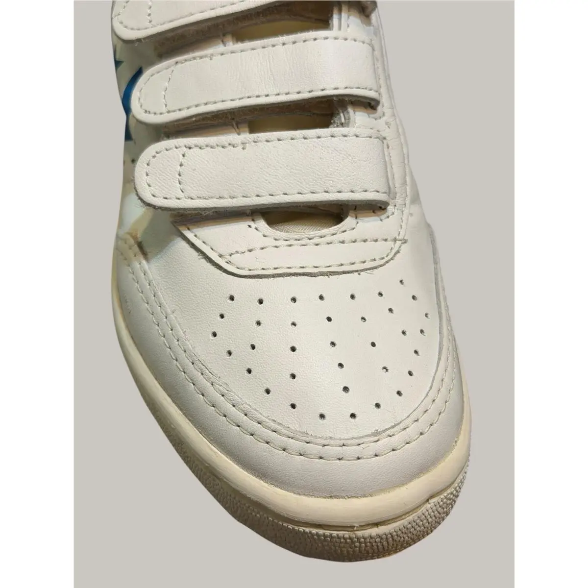 Converse shoes - White 2
