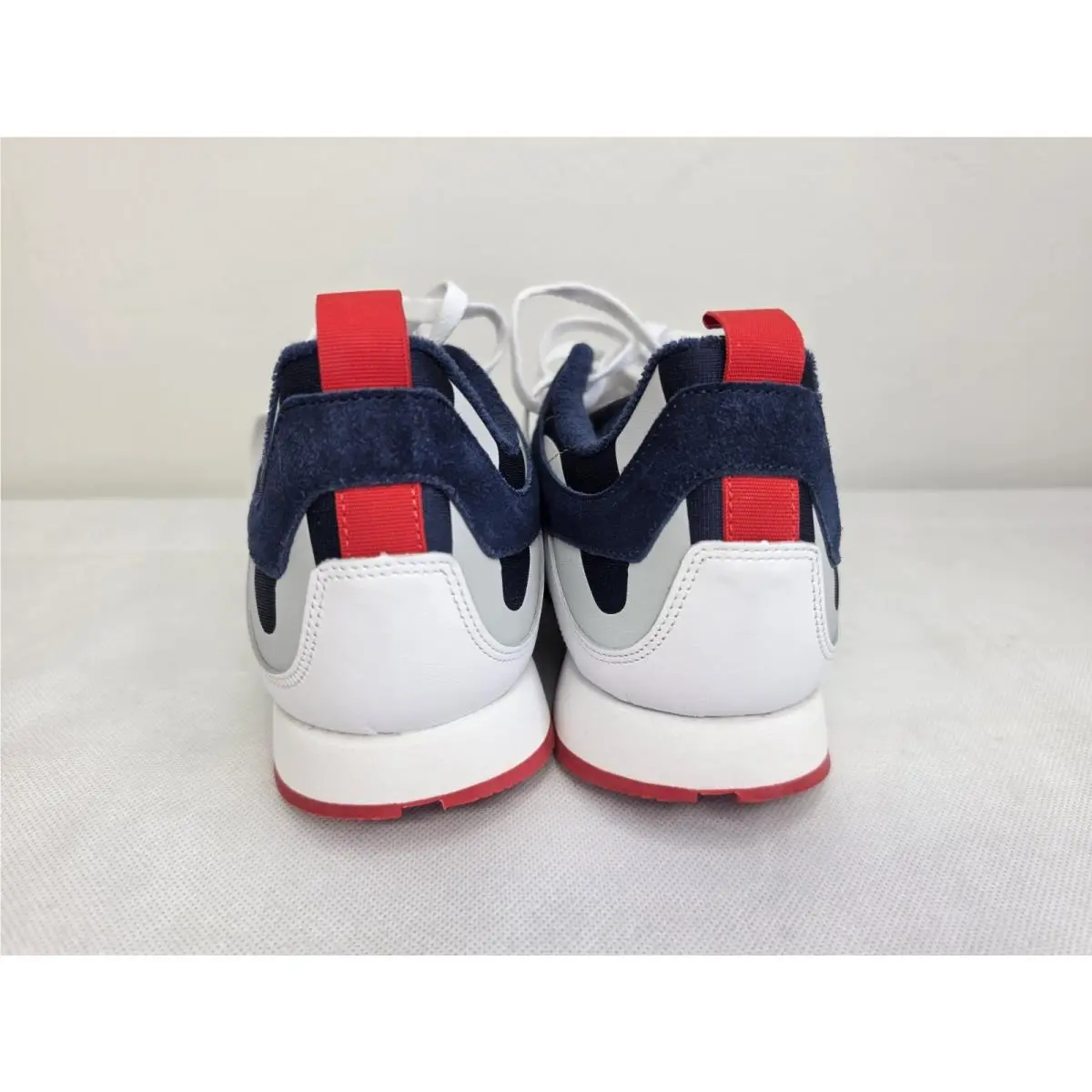 Reebok shoes - various 9