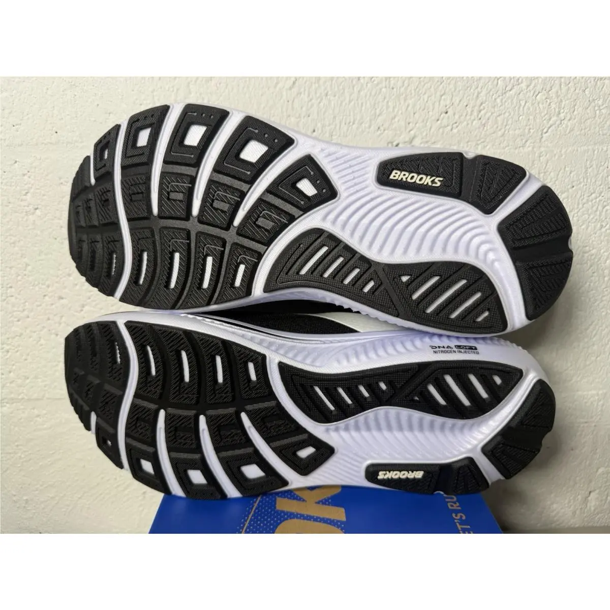 Brooks shoes - Brooks Ghost 17 - Ghost - 110442 1D 090 - Black/Grey/White 4