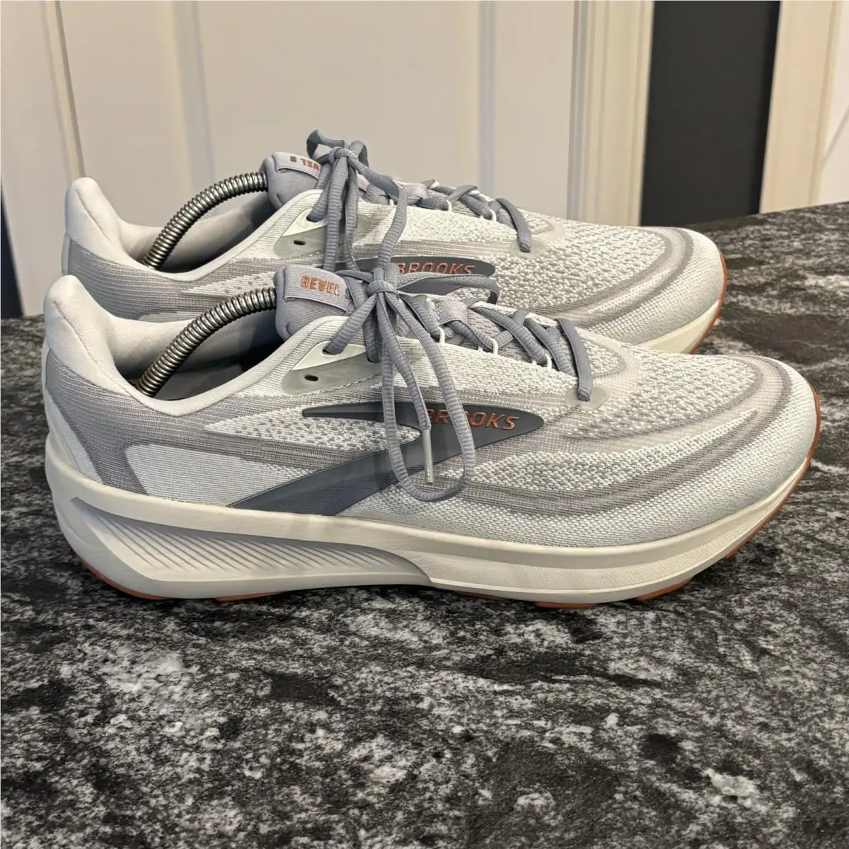 Brooks shoes - Brooks Revel - Revel - 110499 2E 092 - Gray 2