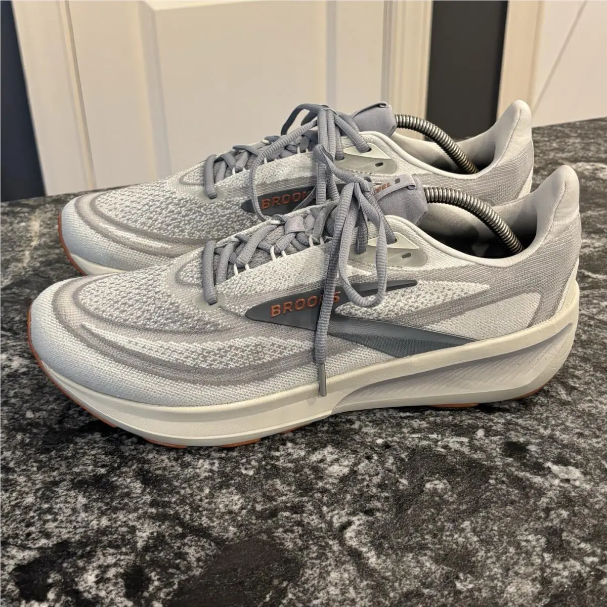 Brooks shoes - Brooks Revel - Revel - 110499 2E 092 - Gray 4
