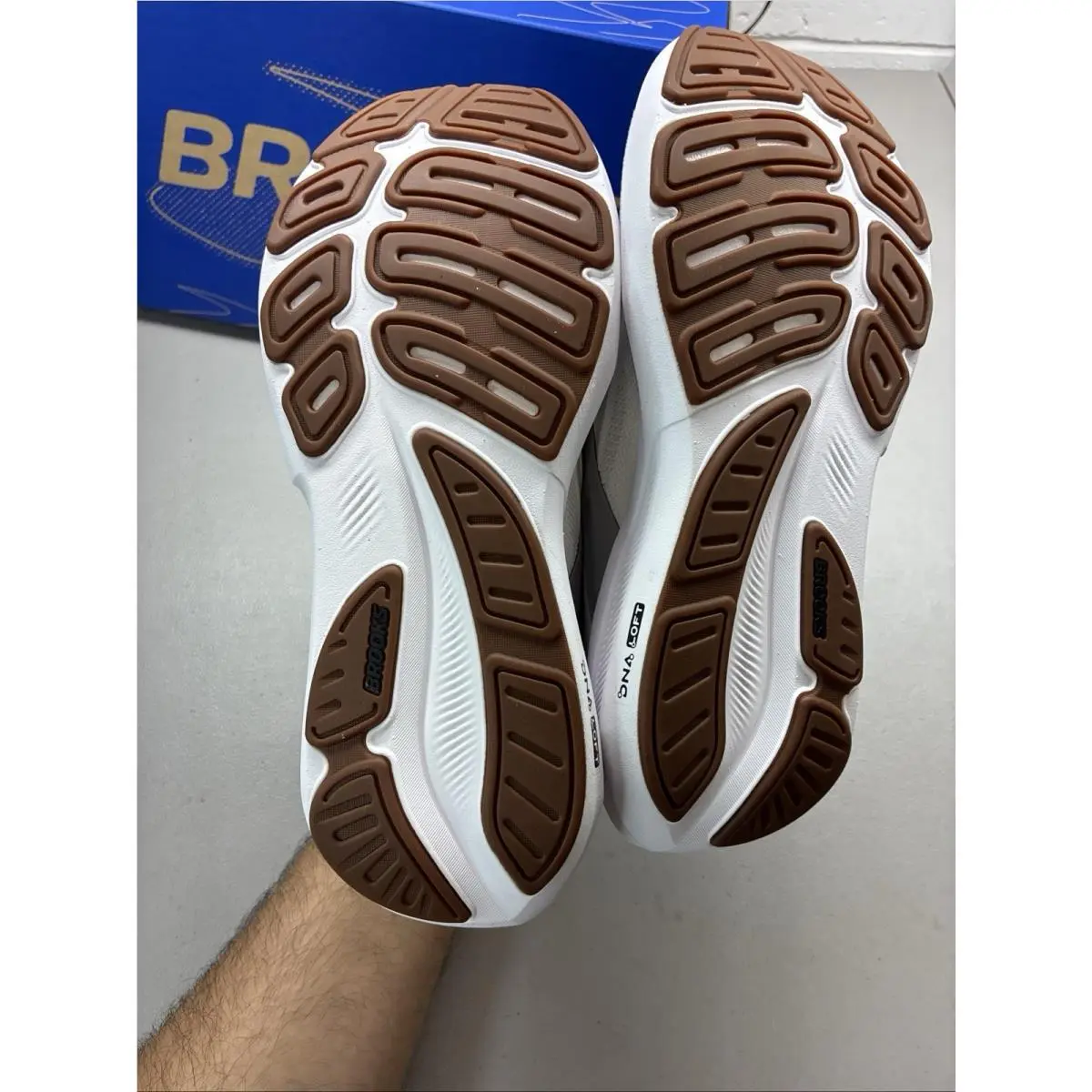 Brooks shoes - Brooks Revel - Revel - Black 3