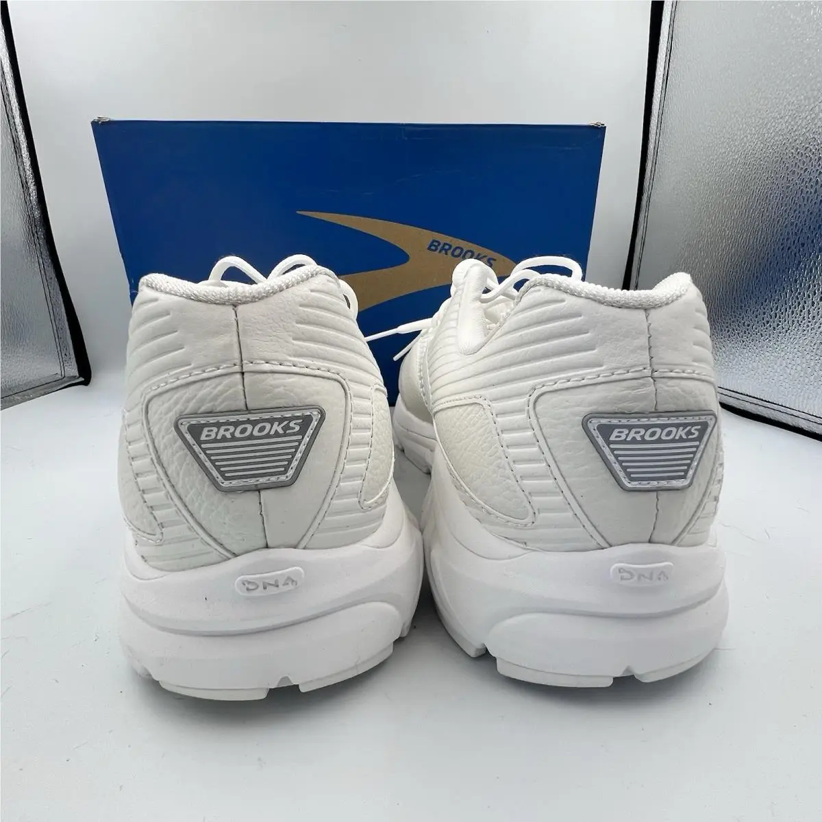 Brooks shoes - Brooks Addiction Walker 2 - Addiction Walker - 120307 - White 2