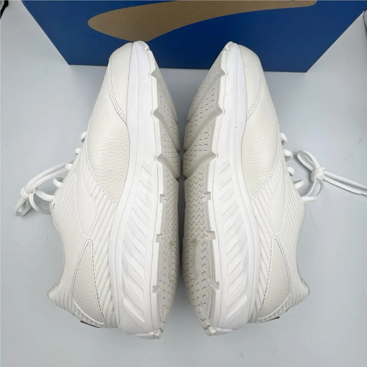 Brooks shoes - Brooks Addiction Walker 2 - Addiction Walker - 120307 - White 5