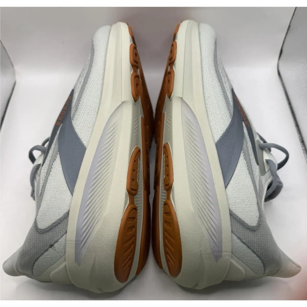 Brooks shoes - Brooks Revel - Revel - Gray 1