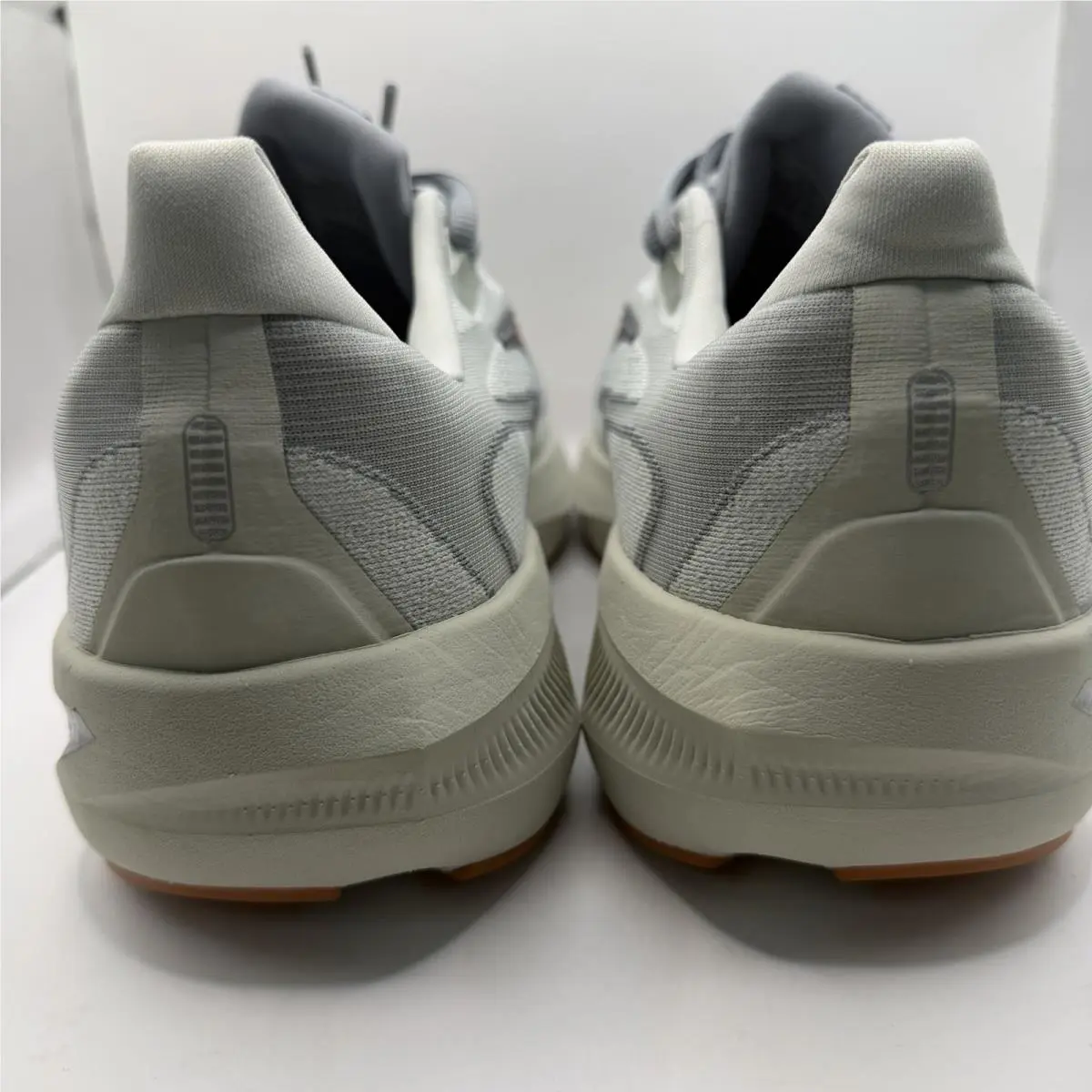 Brooks shoes - Brooks Revel - Revel - Gray 3