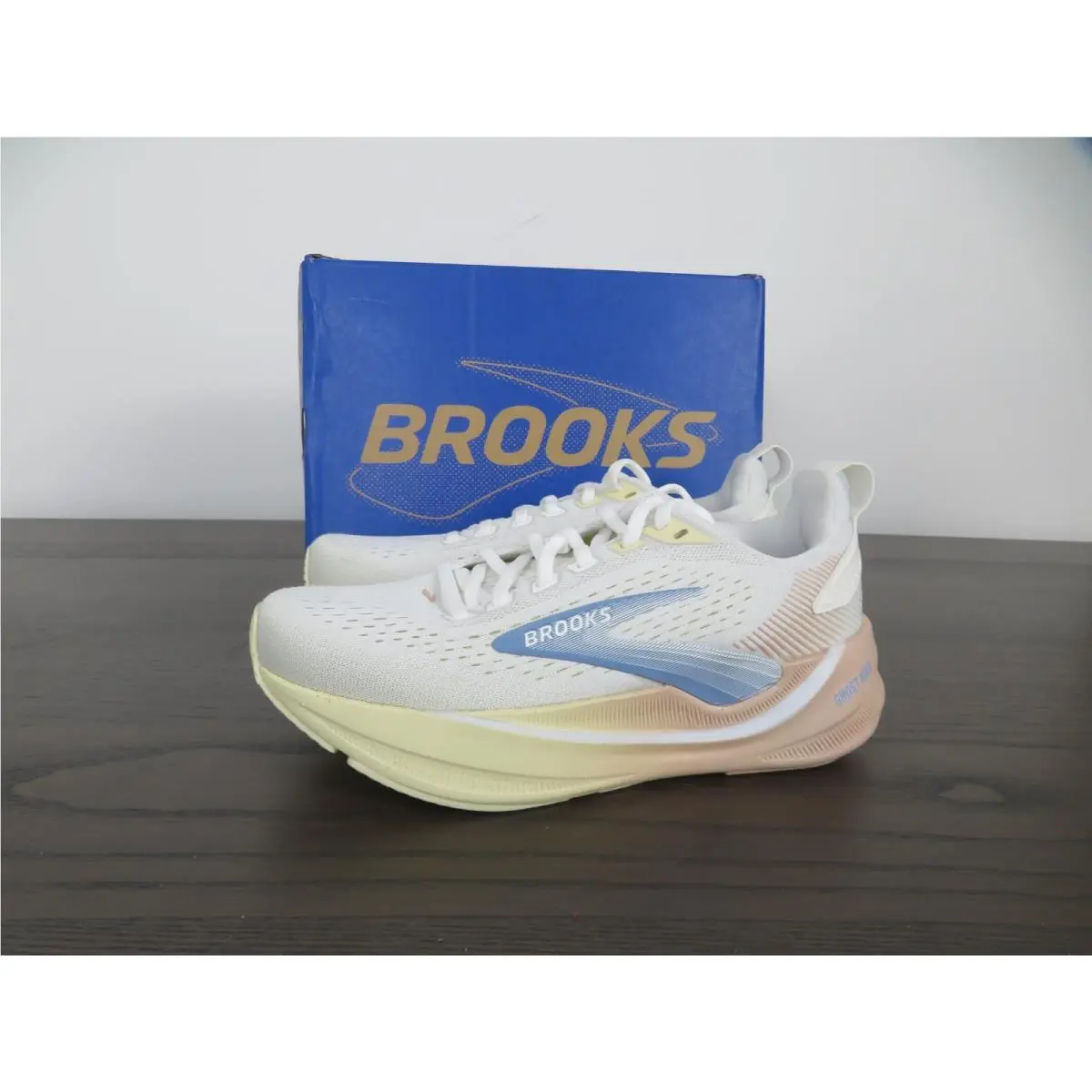 Brooks shoes - Brooks Ghost Max 4 - Ghost Max - 1204851B173 - White 2