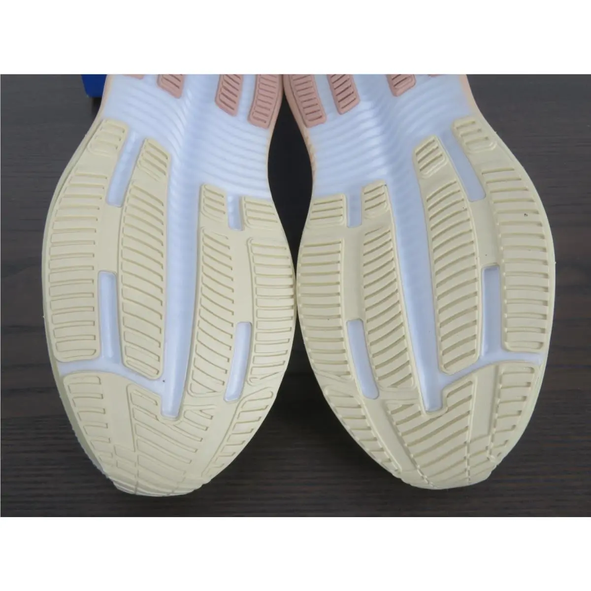 Brooks shoes - Brooks Ghost Max 4 - Ghost Max - 1204851B173 - White 5