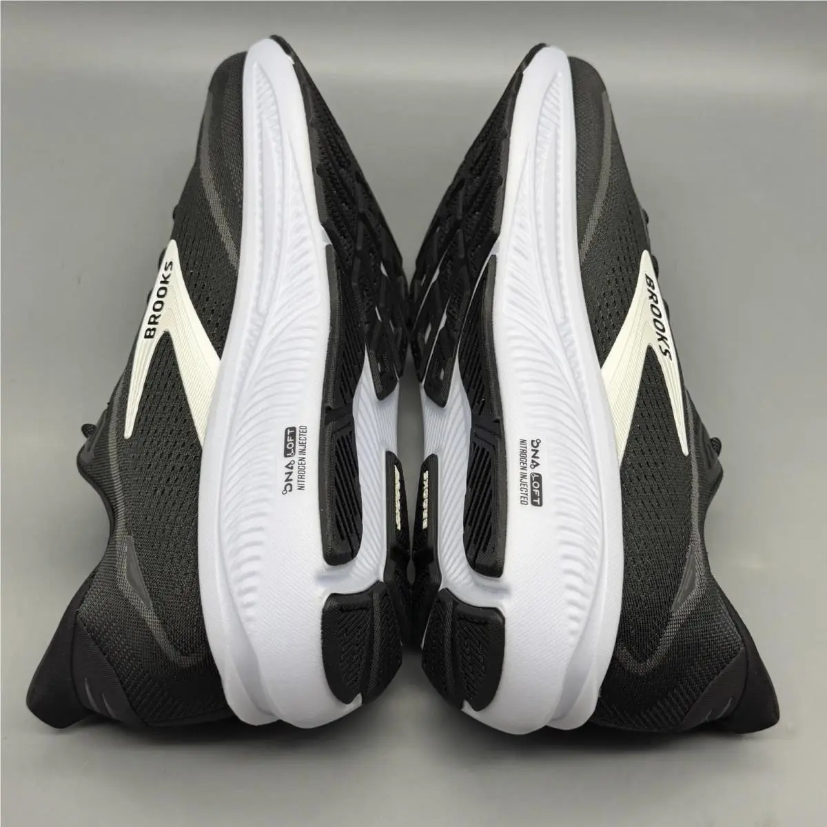 Brooks shoes - Brooks Ghost 18 - Ghost - 1104931D090 - Black (UPC: 0195394869347) 3