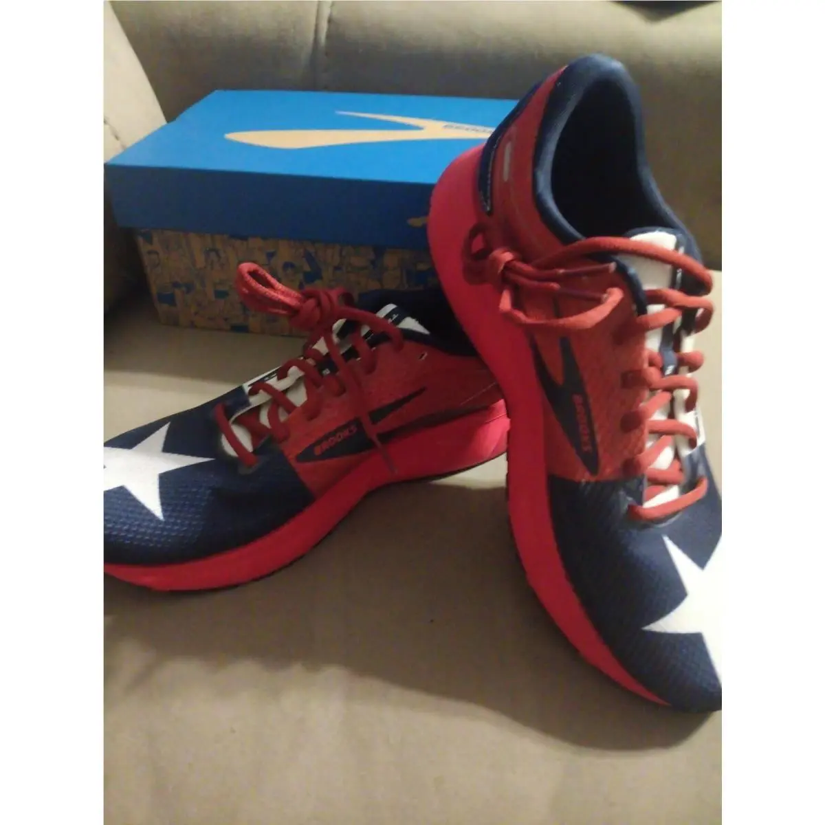 Brooks shoes - trace 2 - trace - Red, White, Blue 1
