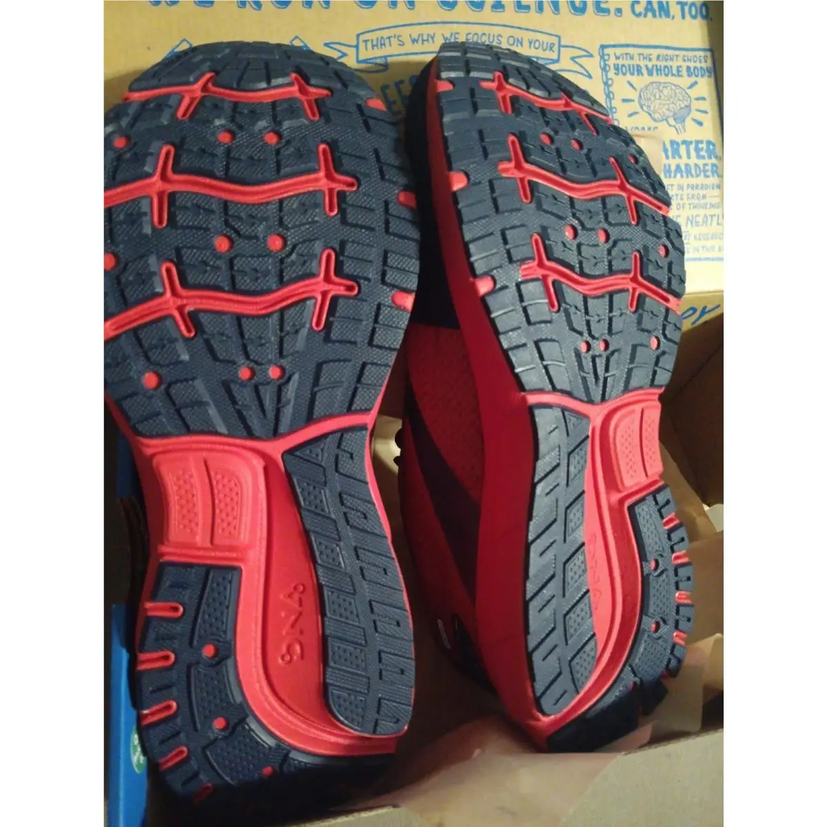 Brooks shoes - trace 2 - trace - Red, White, Blue 6