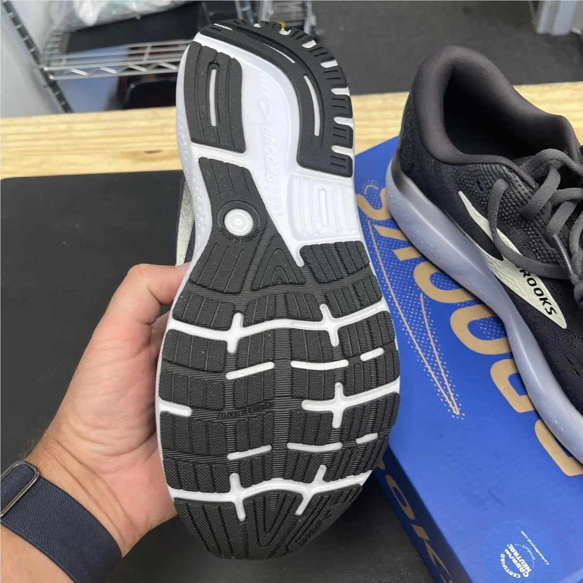 Brooks shoes - Brooks Ghost 16 - Ghost - Black 4