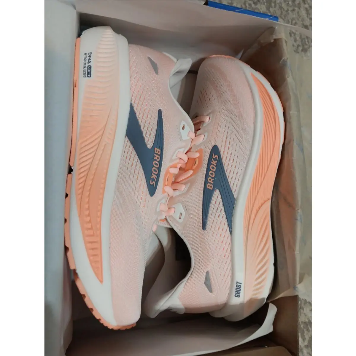 Brooks Ghost 18 Womens Running Shoes SZ 6.5 Wide Star White Peach 120482 1D 161