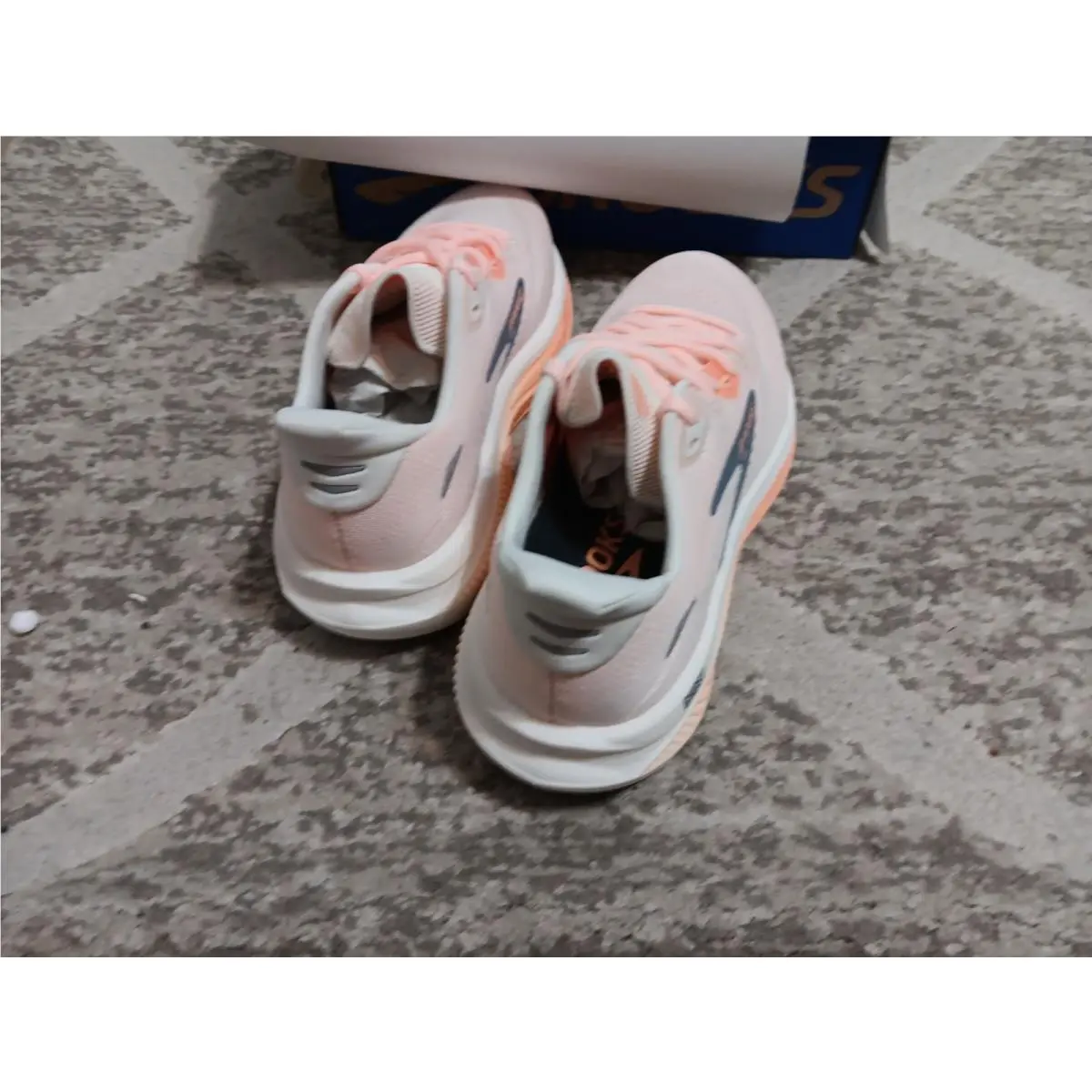 Brooks shoes - Brooks Ghost 18 - Ghost - 120482 1D 161 - White 7