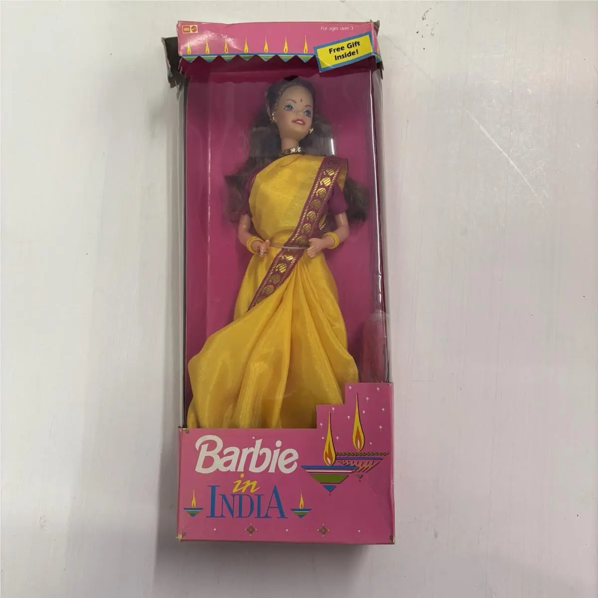 Barbie In India 9910 Leo Mattel Doll World Box Vintage