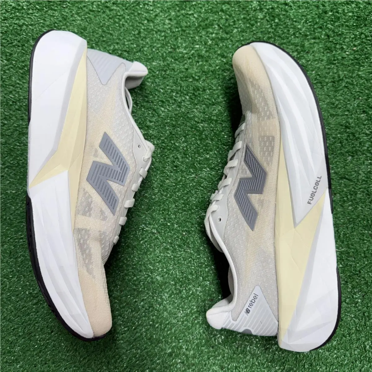 New Balance shoes - FuelCell Rebel v5 Linen Grey Matter - WFCXLX5 - Beige 5