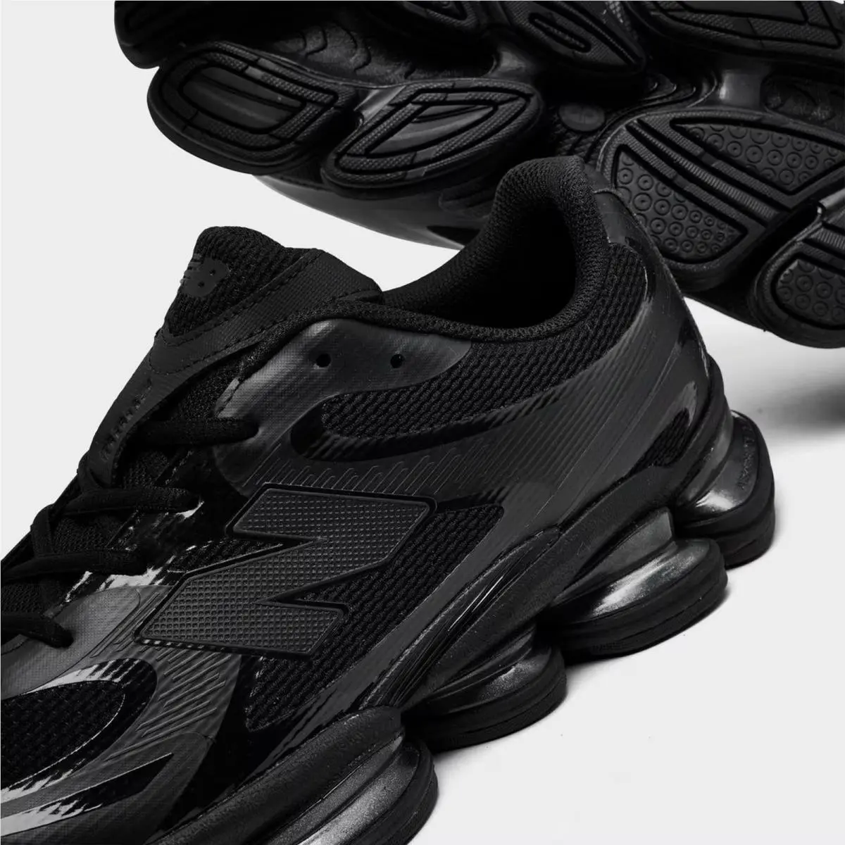 New Balance shoes - U2000ETB 001 - Black/Black 0
