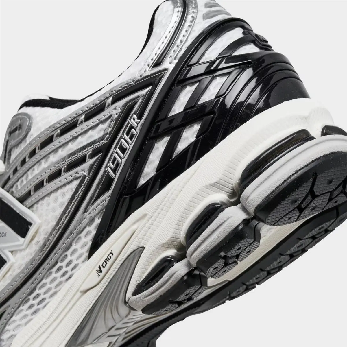 New Balance shoes - M1906RER 030 - Silver Metallic/Black/Sea Salt 4