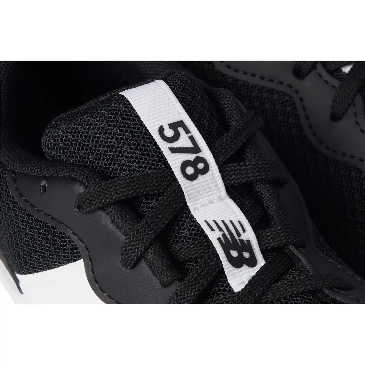 New Balance shoes - Black/White 4
