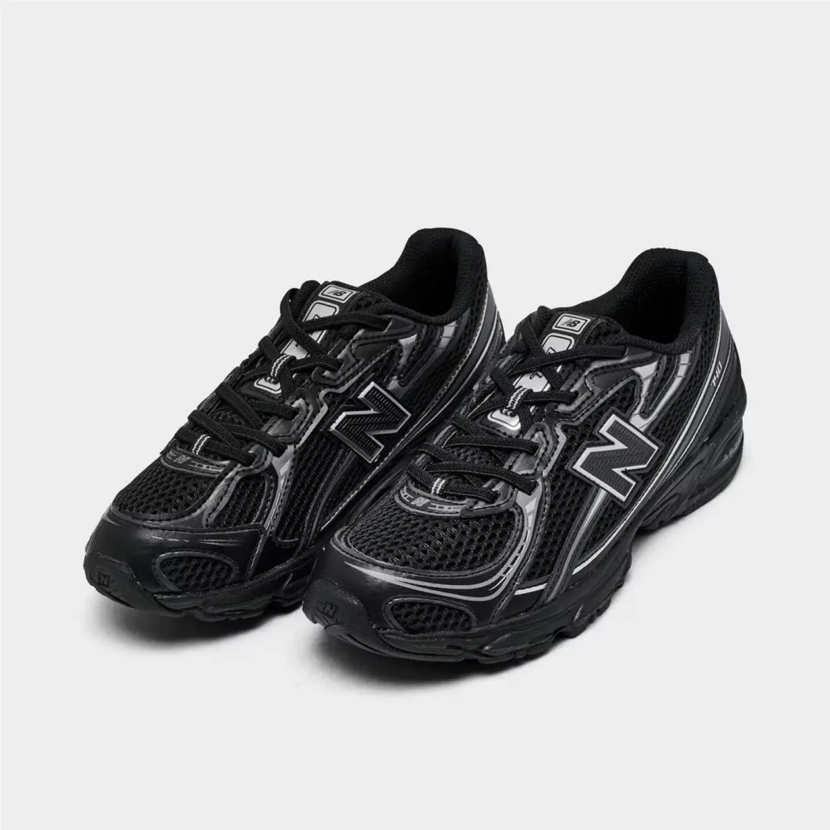 New Balance shoes - PZ740BM 001 - Black/Silver Metallic 1