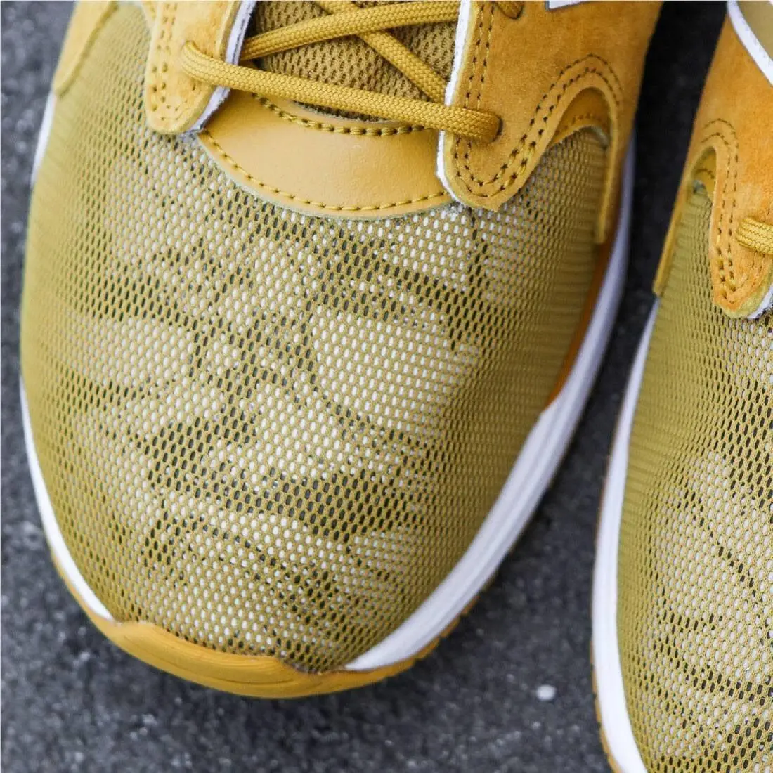 New Balance shoes - New Balance 1550 - ML1550 - yellow/core white 9
