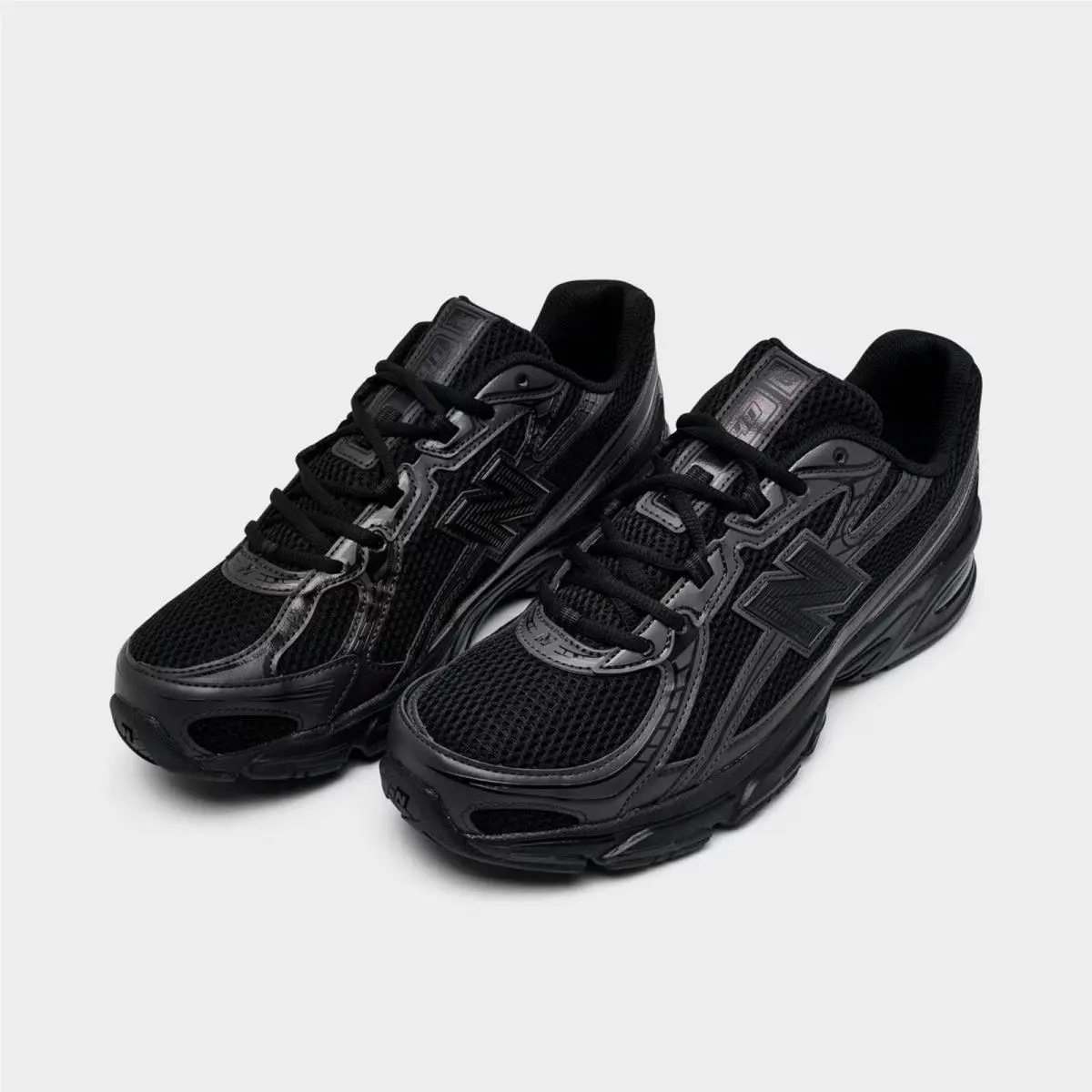 New Balance shoes - U740BO2 062 - Black/Black Cement 5