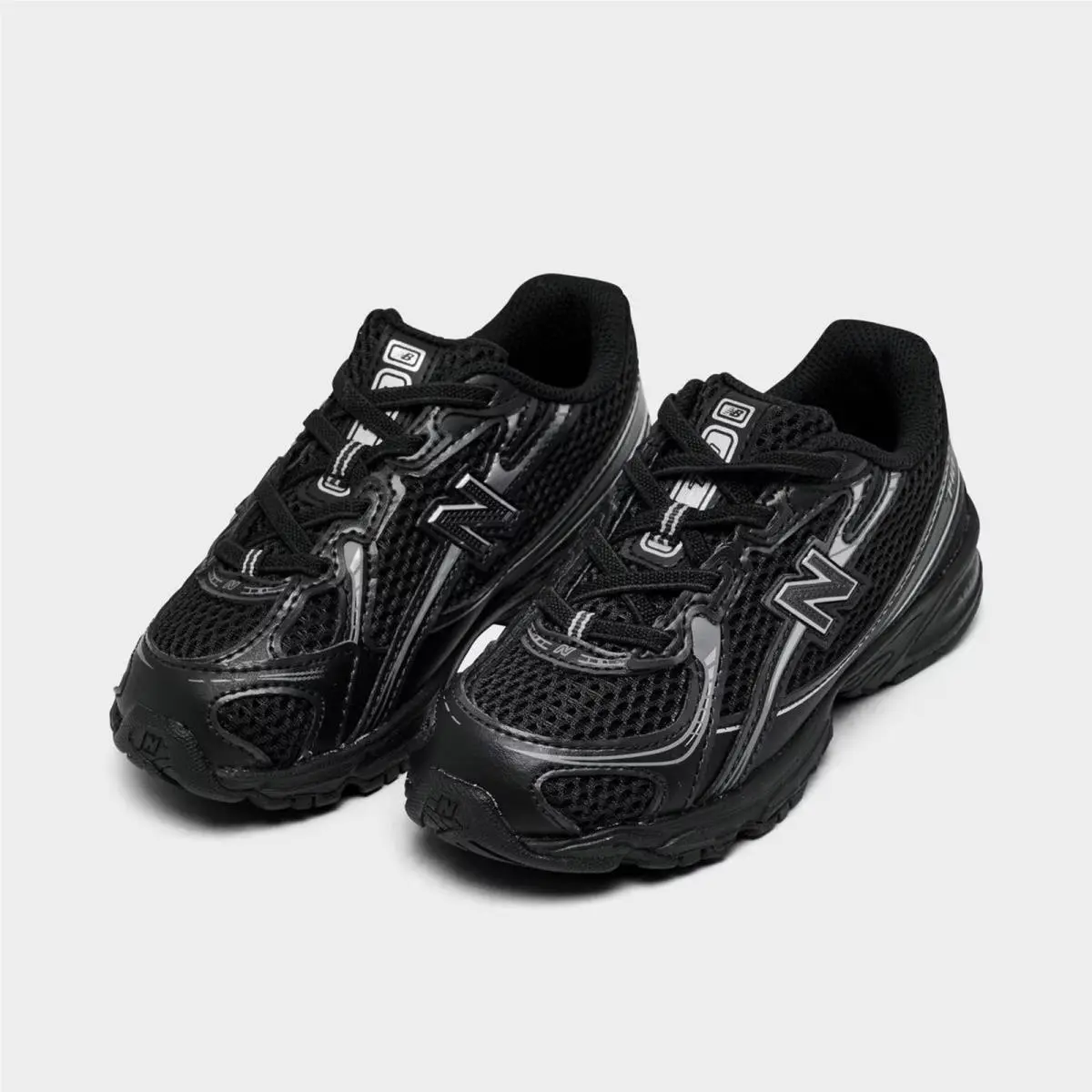 New Balance shoes - IZ740BM 001 - Black/Silver Metallic 1