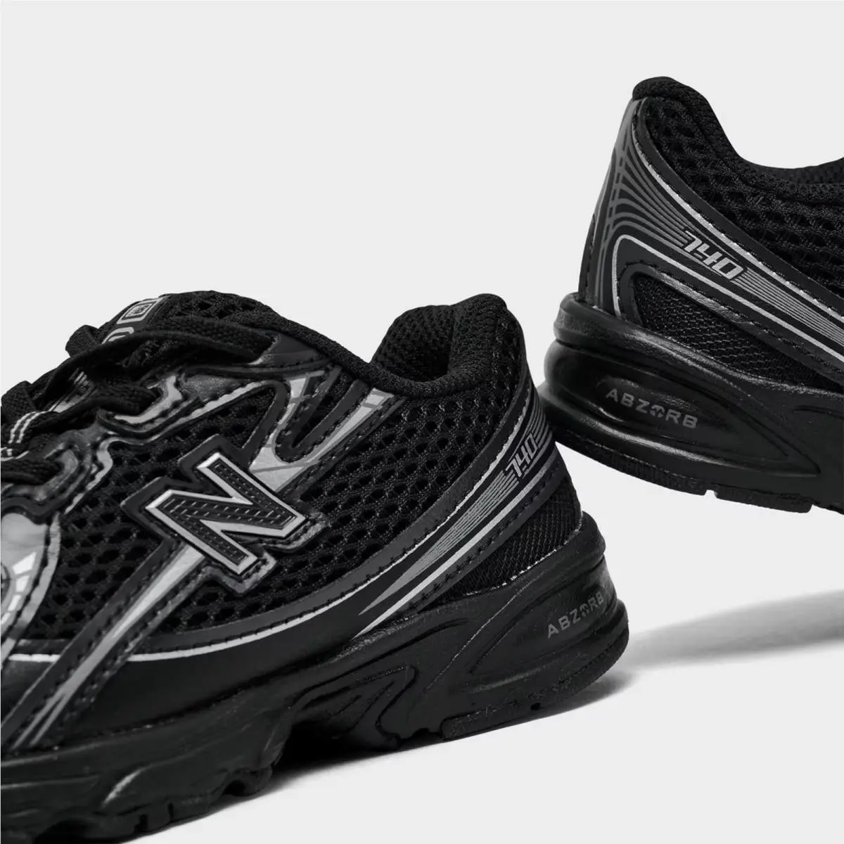 New Balance shoes - IZ740BM 001 - Black/Silver Metallic 4