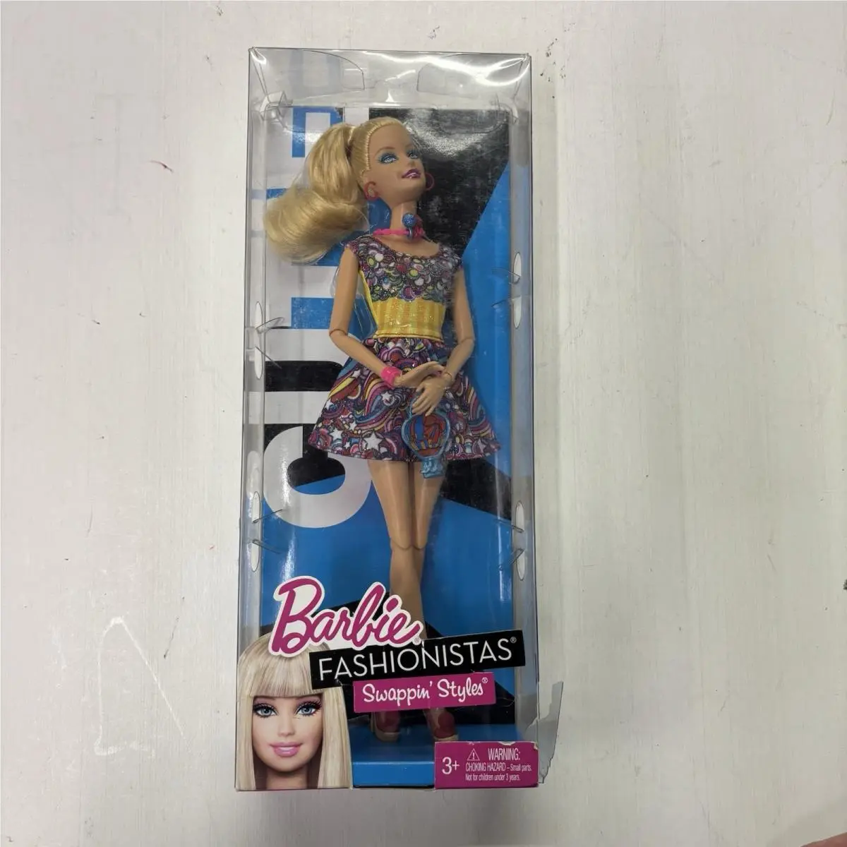 Mattel Barbie Fashionistas Swappin` Styles 11in Blonde Wavy Blue Eyes N4844