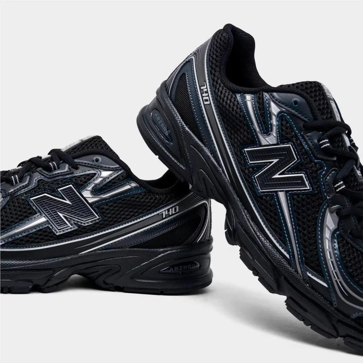 New Balance shoes - U740BM2 001 - Black/Silver Metallic 0