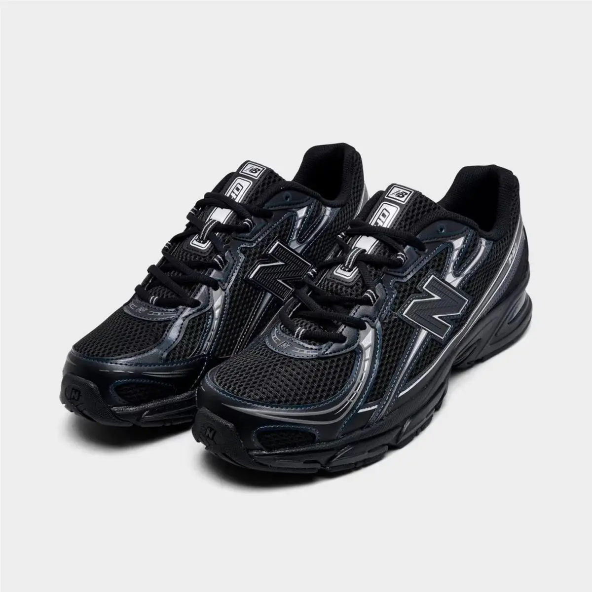 New Balance shoes - U740BM2 001 - Black/Silver Metallic 5