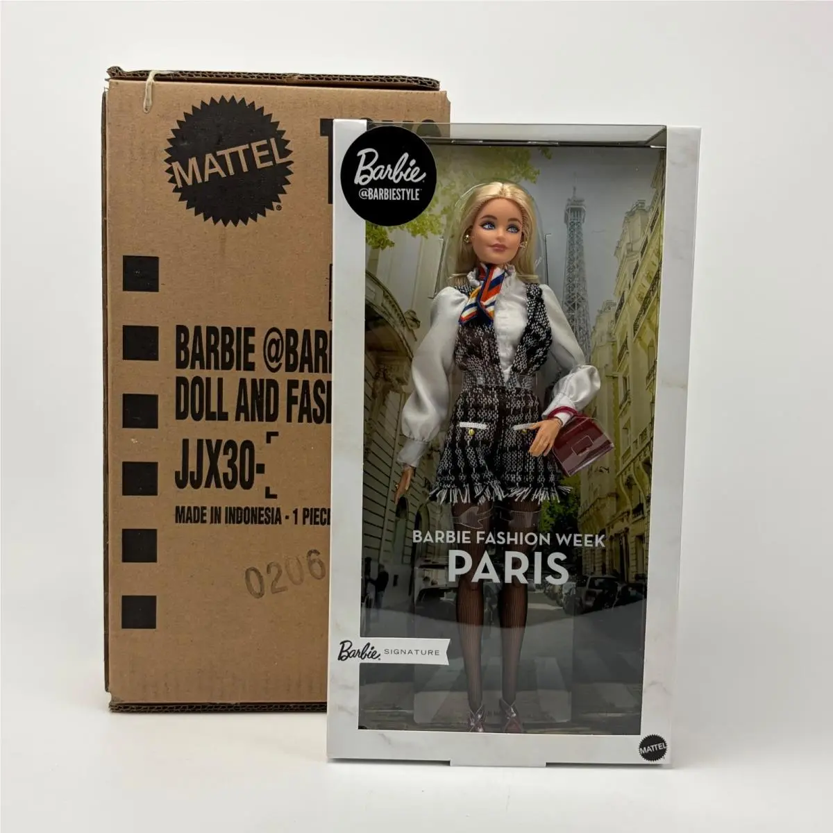 Barbie Signature Barbiestyle Fashion Week Paris Doll JJX30 with Shipper