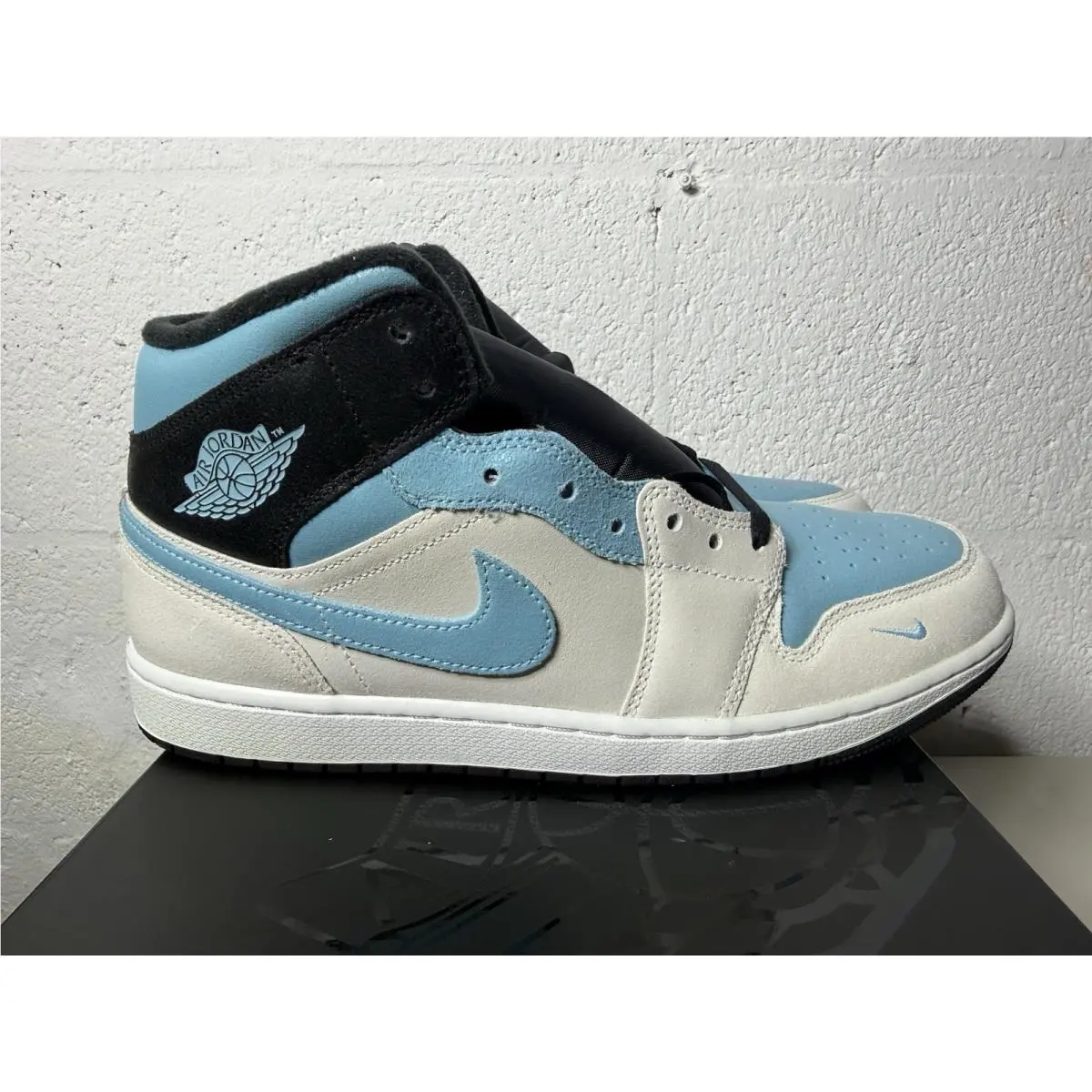 Nike shoes - Air Jordan 1 Mid SE - IM6567-121 - Blue 2