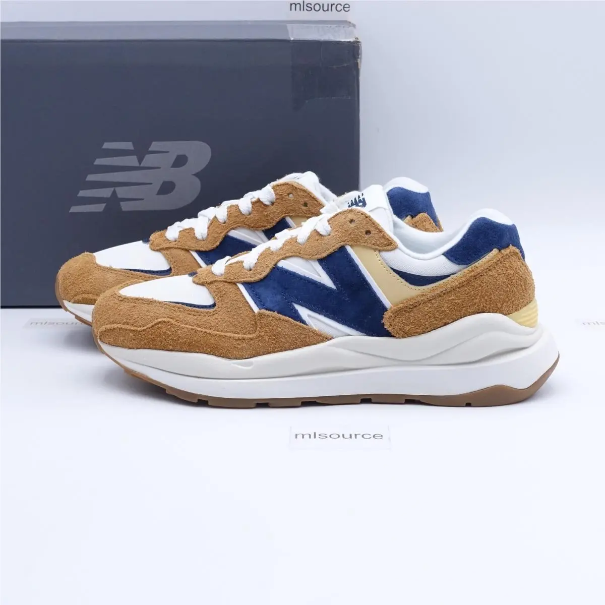 Size 6 Women`s New Balance 57/40 Sneakers W5740CCE Tobacco/navy