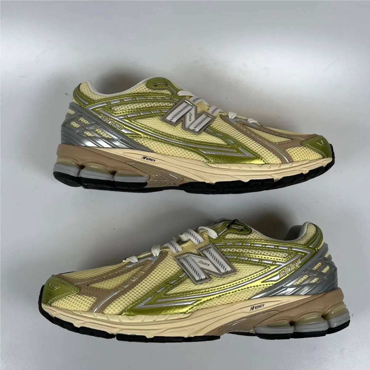 New Balance shoes - New Balance 1906R - Yellow 0