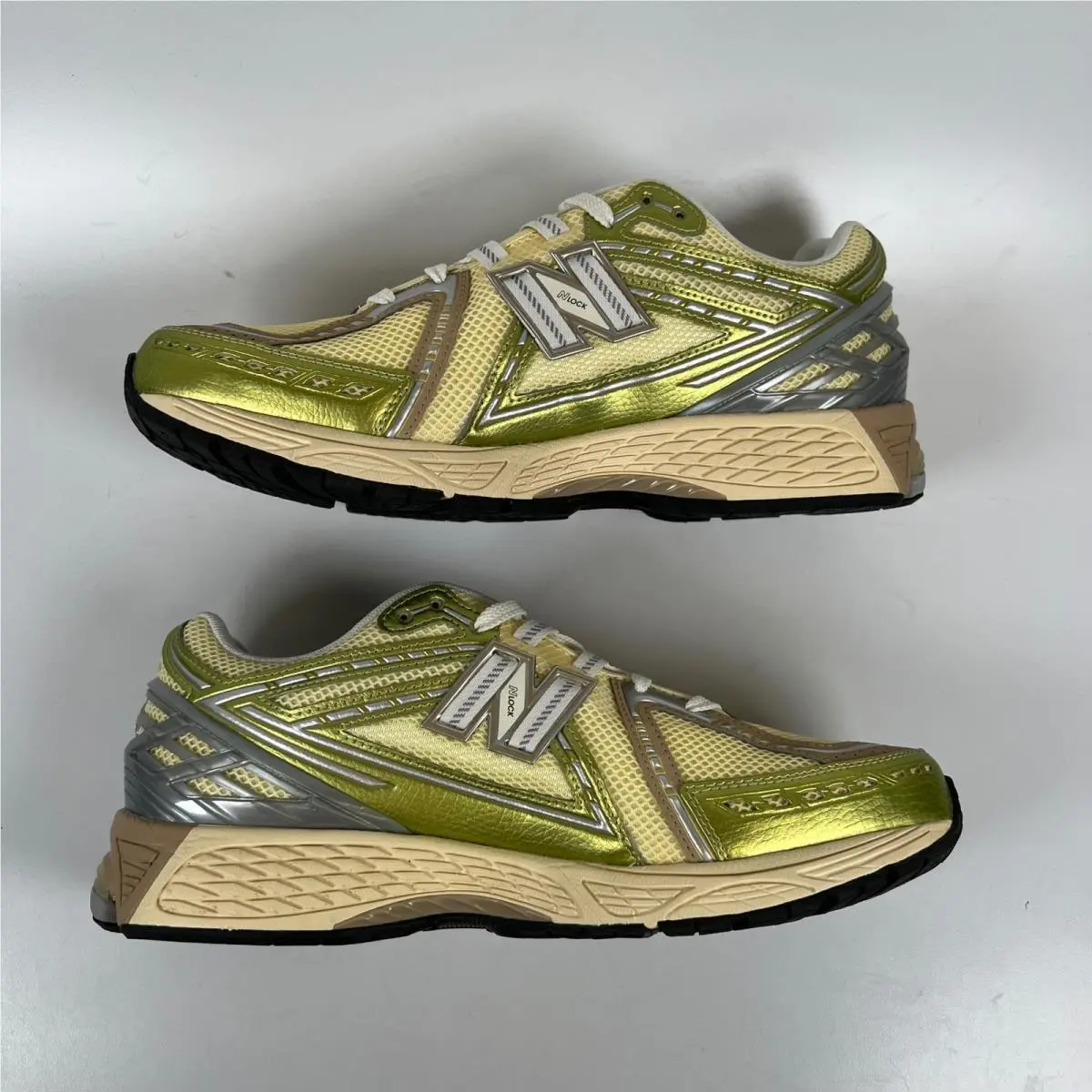 New Balance shoes - New Balance 1906R - Yellow 1