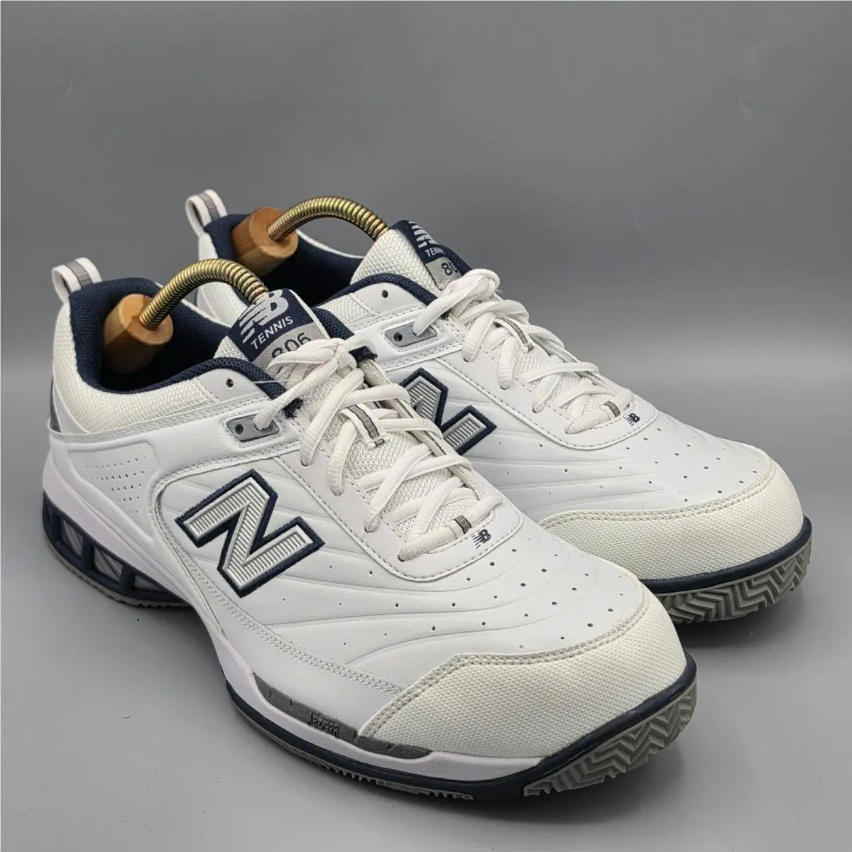 New Balance shoes - New Balance 806 - White 0