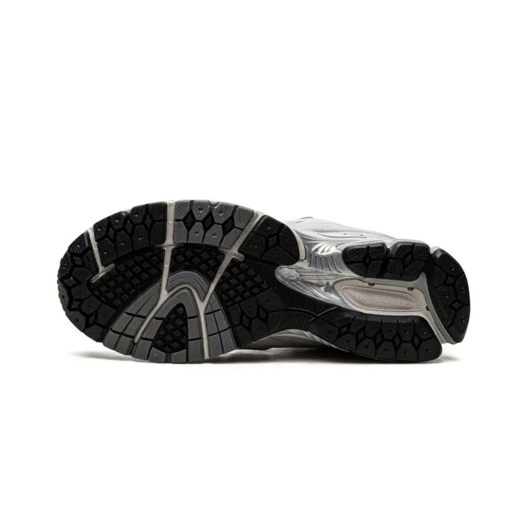 New Balance shoes - New Balance 2002R - Gray 2