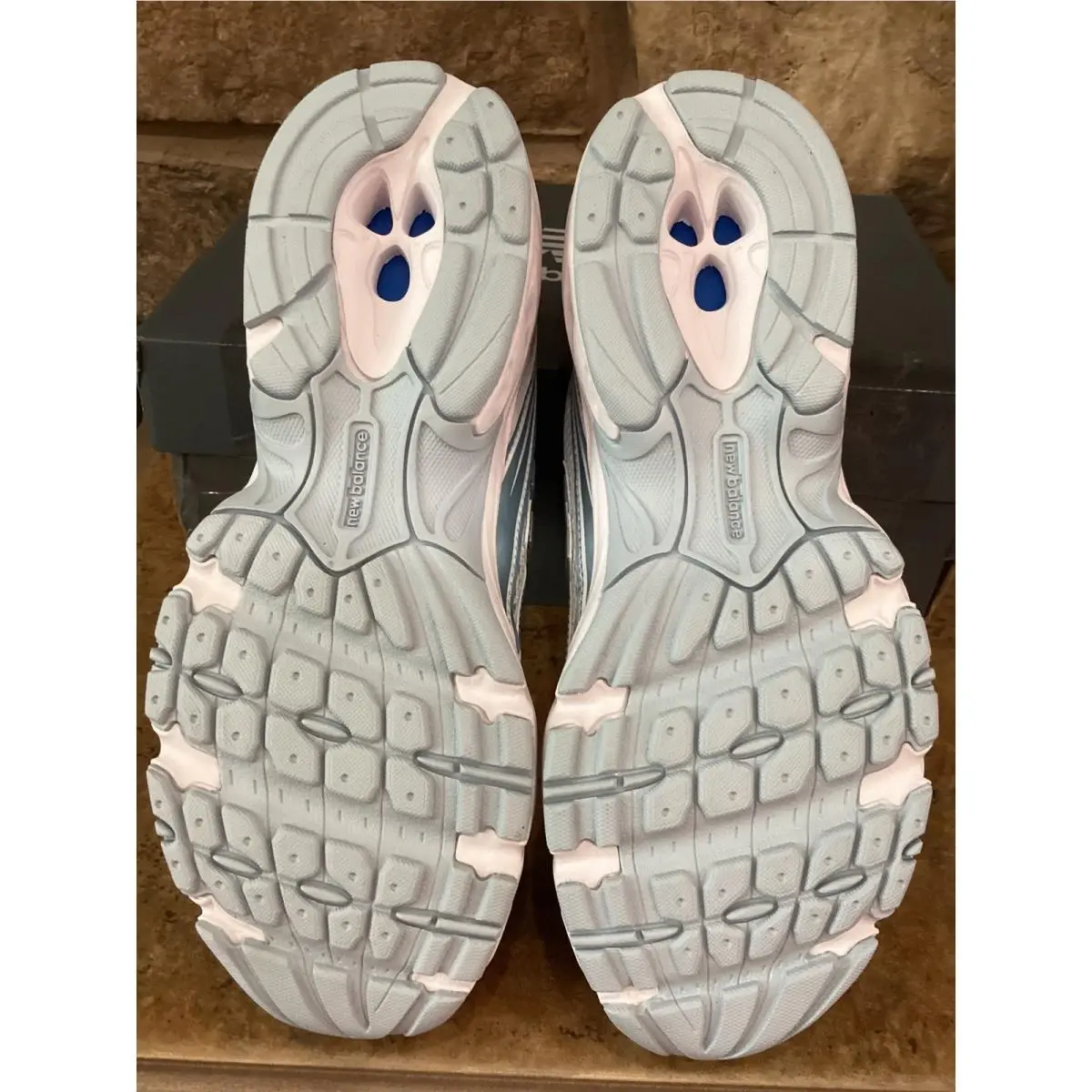New Balance shoes - 740 - White 3