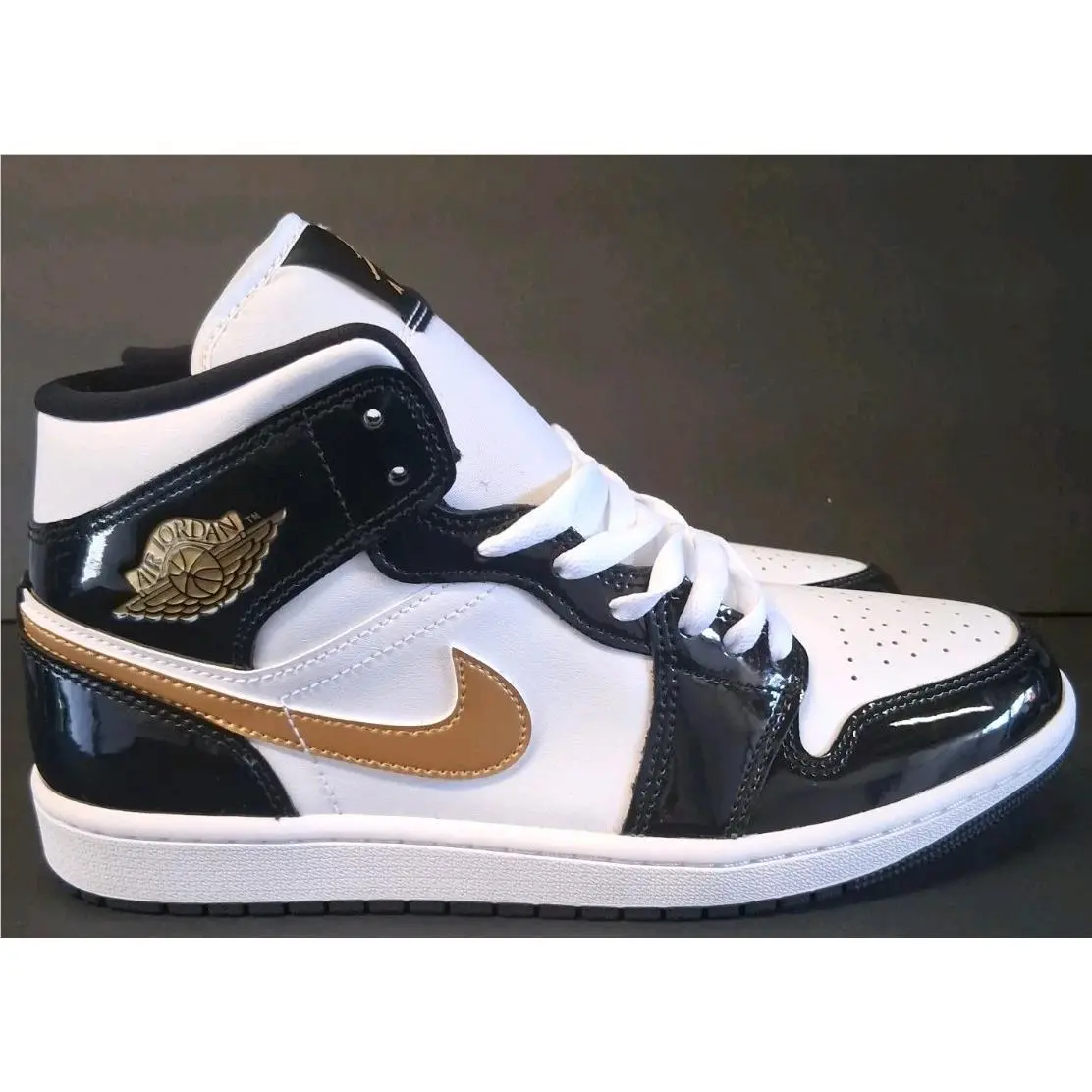 Nike shoes - Air Jordan 1 SE - Air - 852542-007 - Black/Metallic Gold/White 12