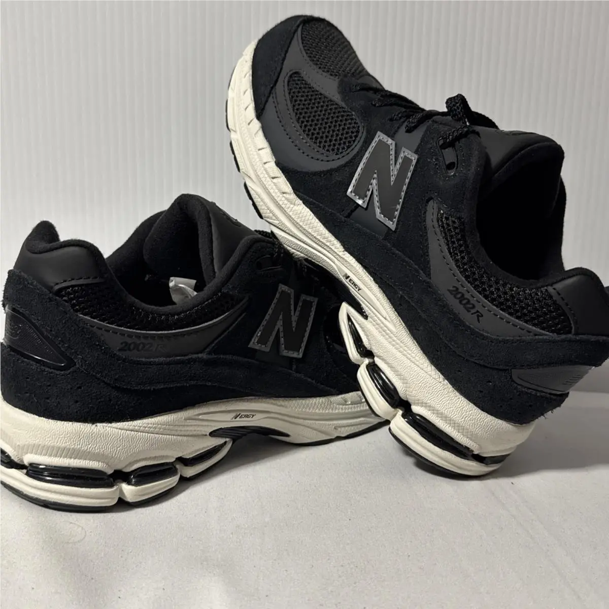 New Balance shoes - New Balance 2002R - Black 6