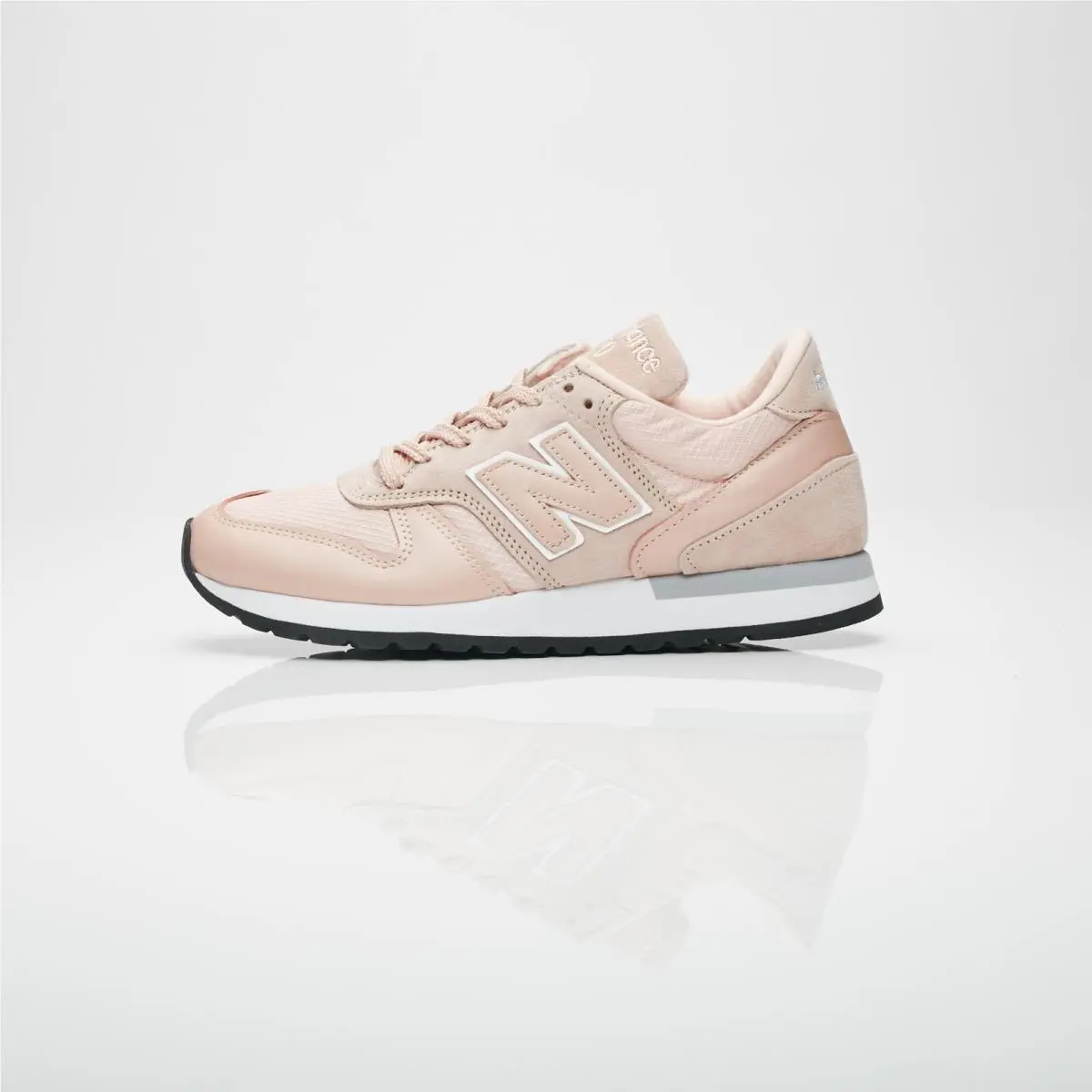 New Balance shoes - New Balance 770 - W770SMP - Pink 1