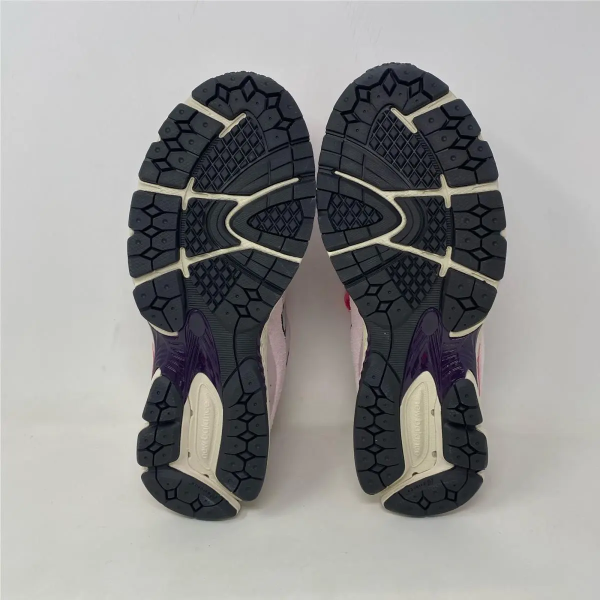 New Balance shoes - Pink (UPC: 197968044723) 2