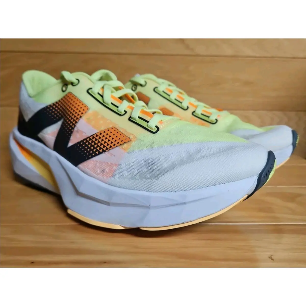 New Balance shoes - New Balance FuelCell Rebel - FuelCell Rebel - MFCXLL4 - White, Manufacturer: White/Bleached Lime Glow/Hot Mango 0