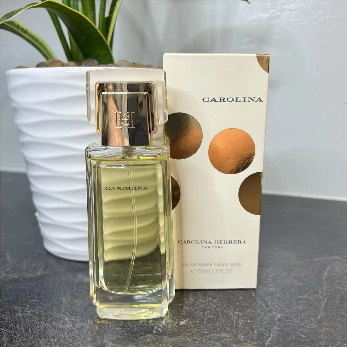 2002 Carolina By  Eau de Toilette Perfume Spray 1.7 fl oz by Carolina Herrera