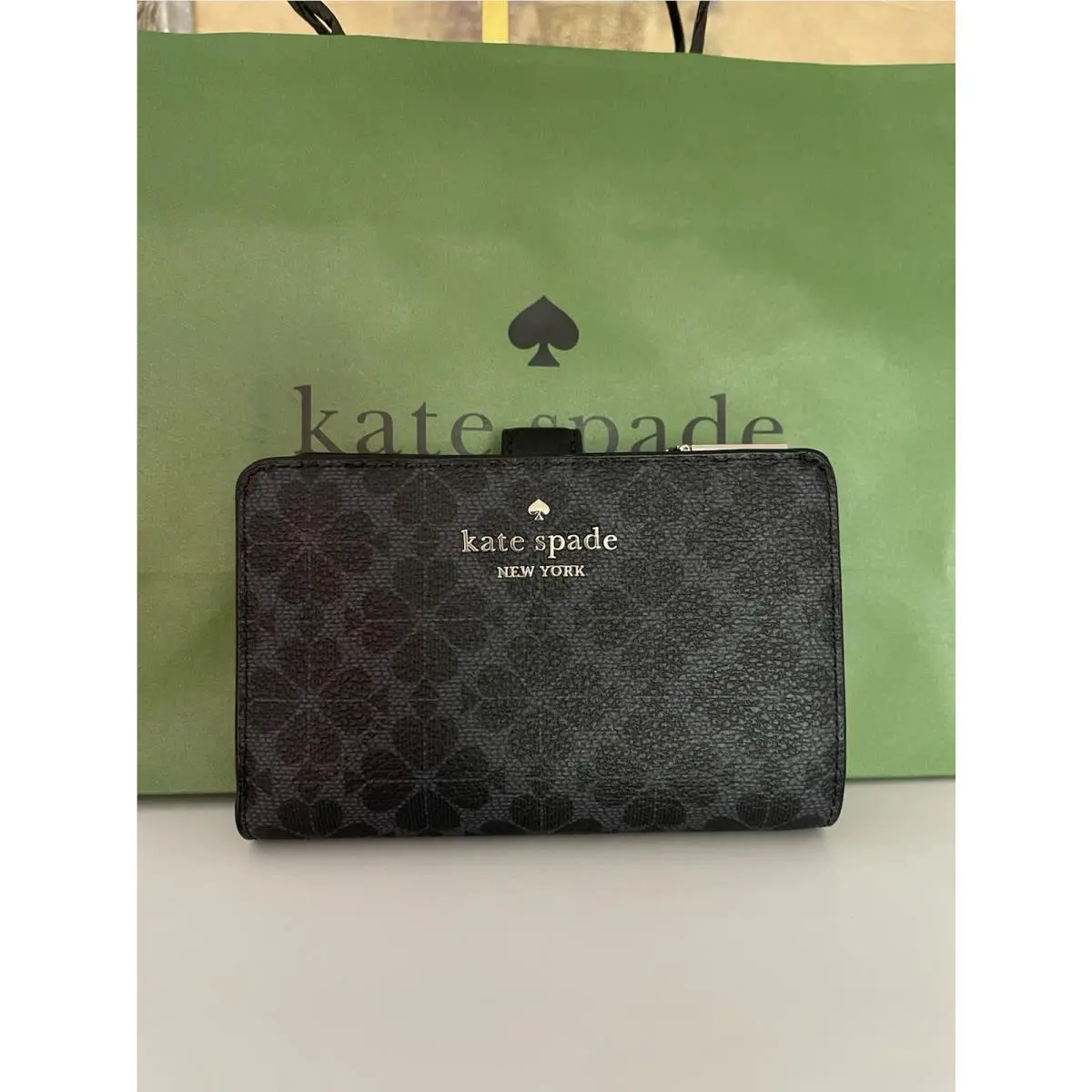 Kate Spade Compact Bifold Wallet Spade Flower In Black