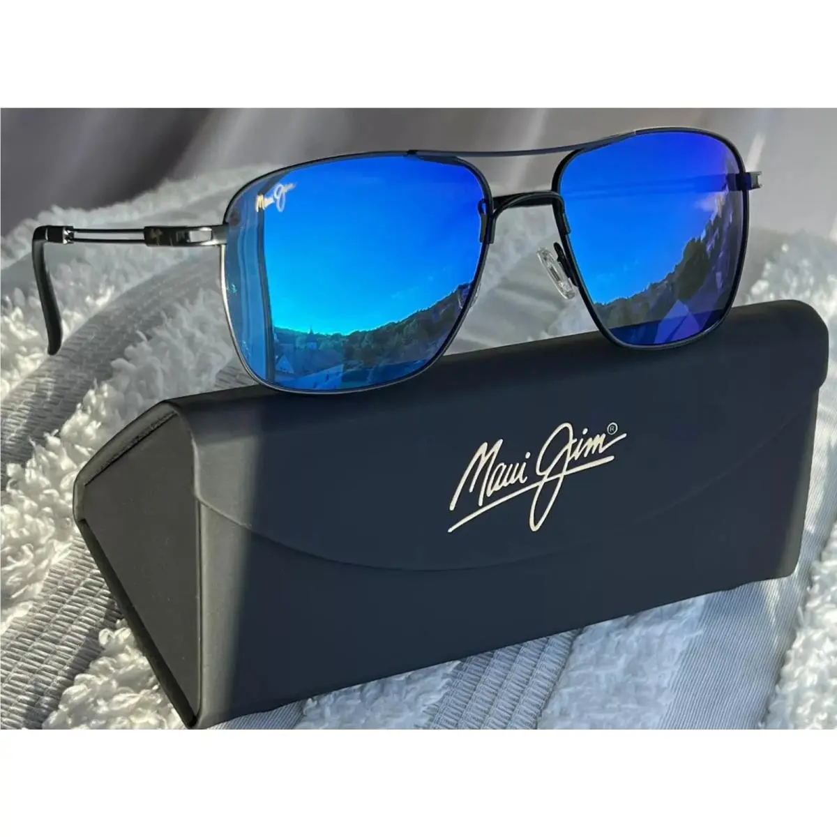 Haleiwa MJ 328 02S Black Blue Hawaii Polarized Lenses by Maui Jim
