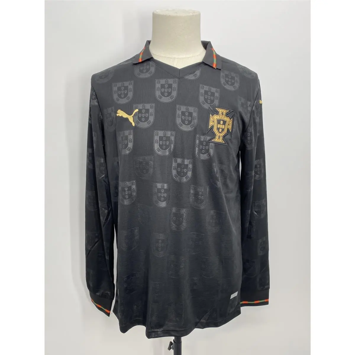 Mens Jersey Black Size L Portugal Special Edition Eusebio Long Sleeved by Puma