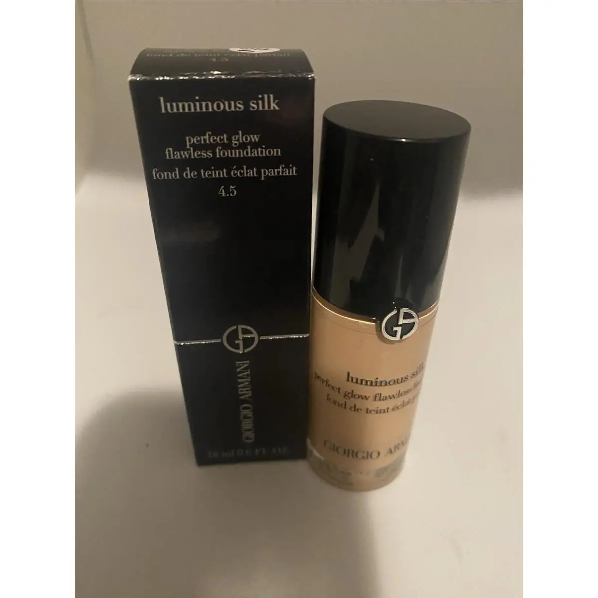 Giorgio Armani Luminous Silk Perfect Glow Foundation - 4.5 Older Formula
